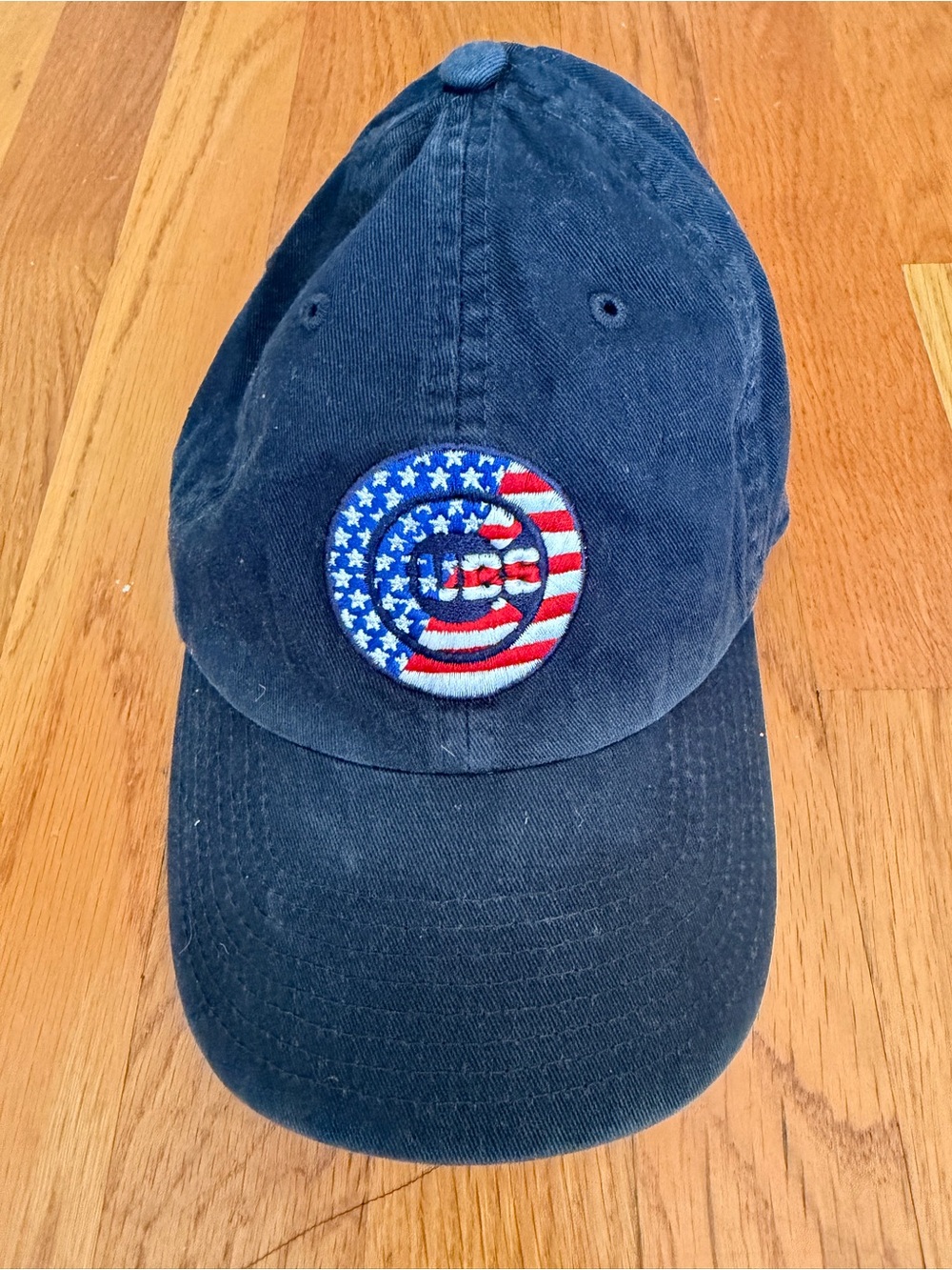 Chicago Cubs Navy Baseball Cap with Stars & Stripes Patch